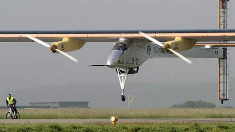 INTERCONTINENTAL POR PRIMERA VEZ UN AVIÓN SOLAR HACE UN VUELO