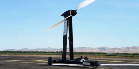 BLACKBIRD, EL CARRO QUE CORRE MÁS RÁPIDO QUE EL VIENTO