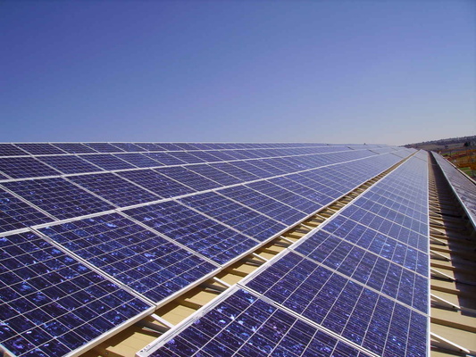 ÁFRICA: EL CONTINENTE MENOS ELECTRIFICADO, EL DE MÁS POTENCIAL FOTOVOLTAICO