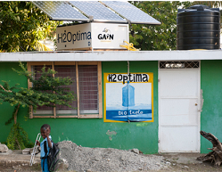POTABILIZADORA CON ENERGÍA FOTOVOLTAICA OFRECE AGUA SALUDABLE A NIÑOS HUÉRFANOS EN HAITÍ
