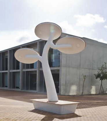 ARBOLES SOLARES PARA LA RECARGA DE DISPOSITIVOS MÓVILES EN LA UNIVERSIDAD JAUME I DE CASTELLÓN