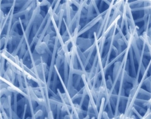 LAS CÉLULAS SOLARES DE NANO-CABLES ELEVAN NOTABLEMENTE EL LÍMITE DE EFICACIA ENERGÉTICA