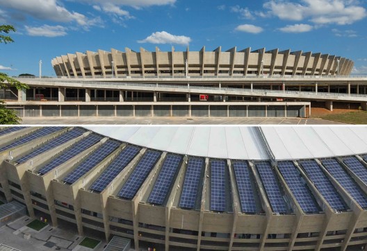 LOS ESTADIOS DE  FUTBOL EN BRASIL 2014 GENERAN SU PROPIA ENERGIA, GRACIAS AL SOL