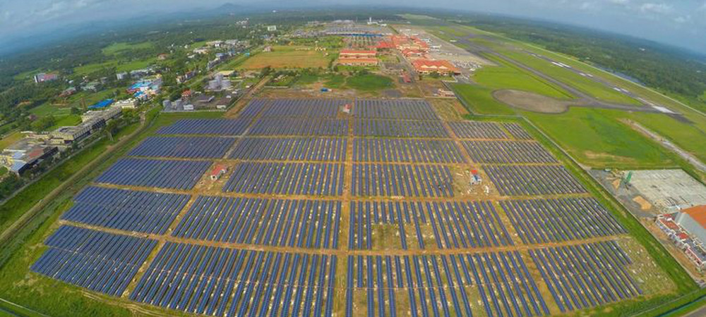 EL PRIMER AEROPUERTO DEL MUNDO QUE FUNCIONA SÓLO CON ENERGÍA SOLAR