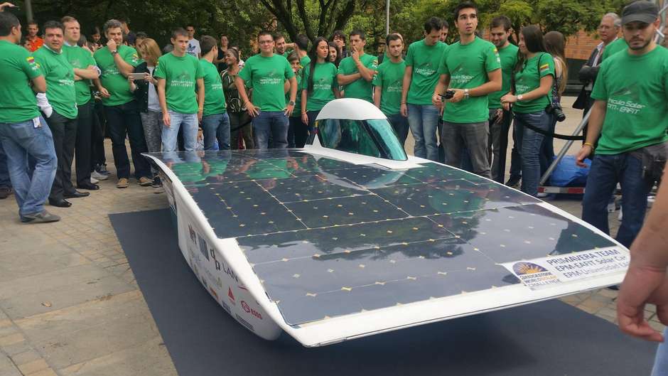 COLOMBIANOS CREAN UN AUTO SOLAR PARA COMPETIR EN AUSTRALIA