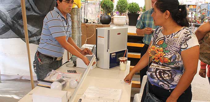 PROMUEVEN ENERGÍA SOLAR EN LA FERIA DE LAS FLORES