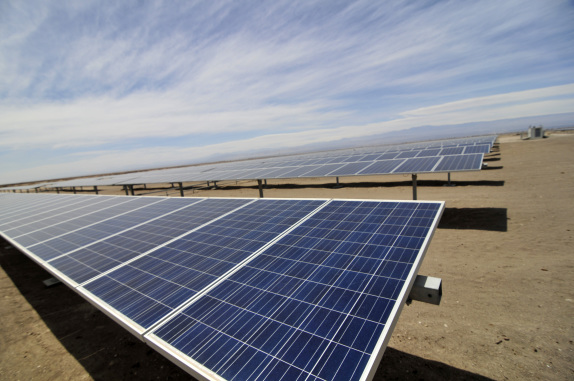 ENERGÍA SOLAR SIGUE AUMENTANDO EN EL PAÍS Y PROYECTOS EN CARPETA SUMAN US$13 MIL MILLONES - CHILE -