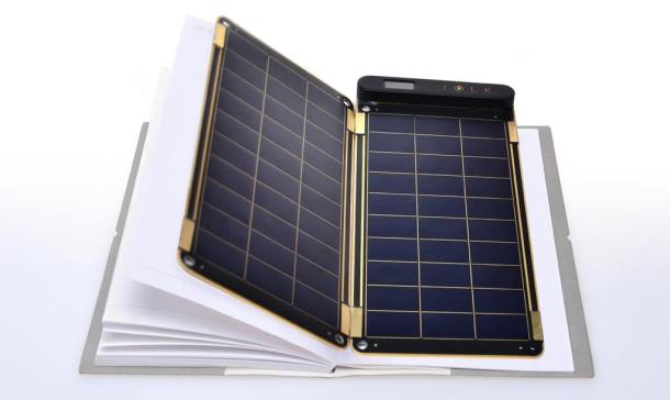 SOLAR PAPER, UN CARGADOR SOLAR PARA EL MÓVIL QUE CABE DENTRO DE UN CUADERNO