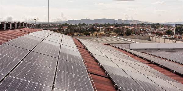 ASÍ ES LA APUESTA DE ENERGÍA "LIMPIA" QUE DA LUZ A UN CENTRO COMERCIAL- BOGOTA