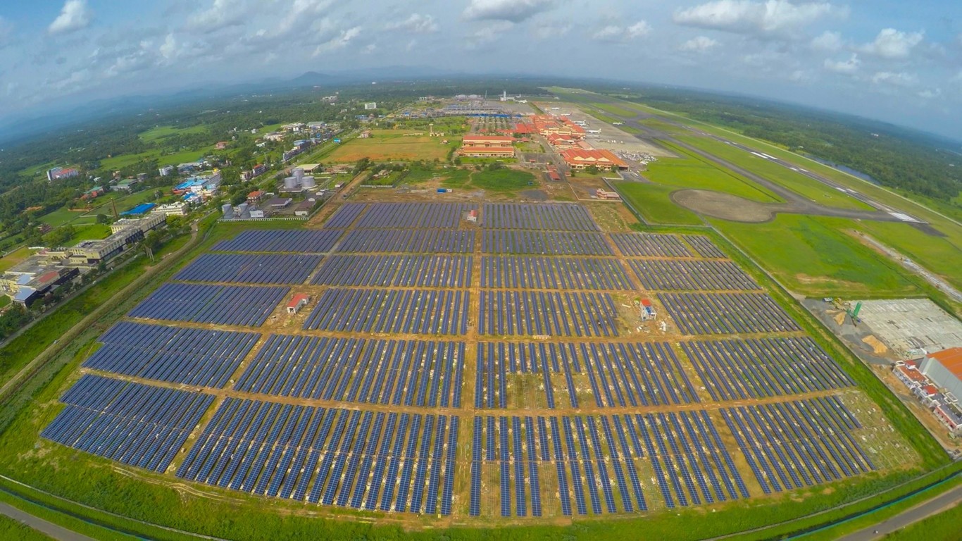 INDIA LE MUESTRA AL MUNDO IMPULSADO SÓLO CON ENERGÍA SOLAR