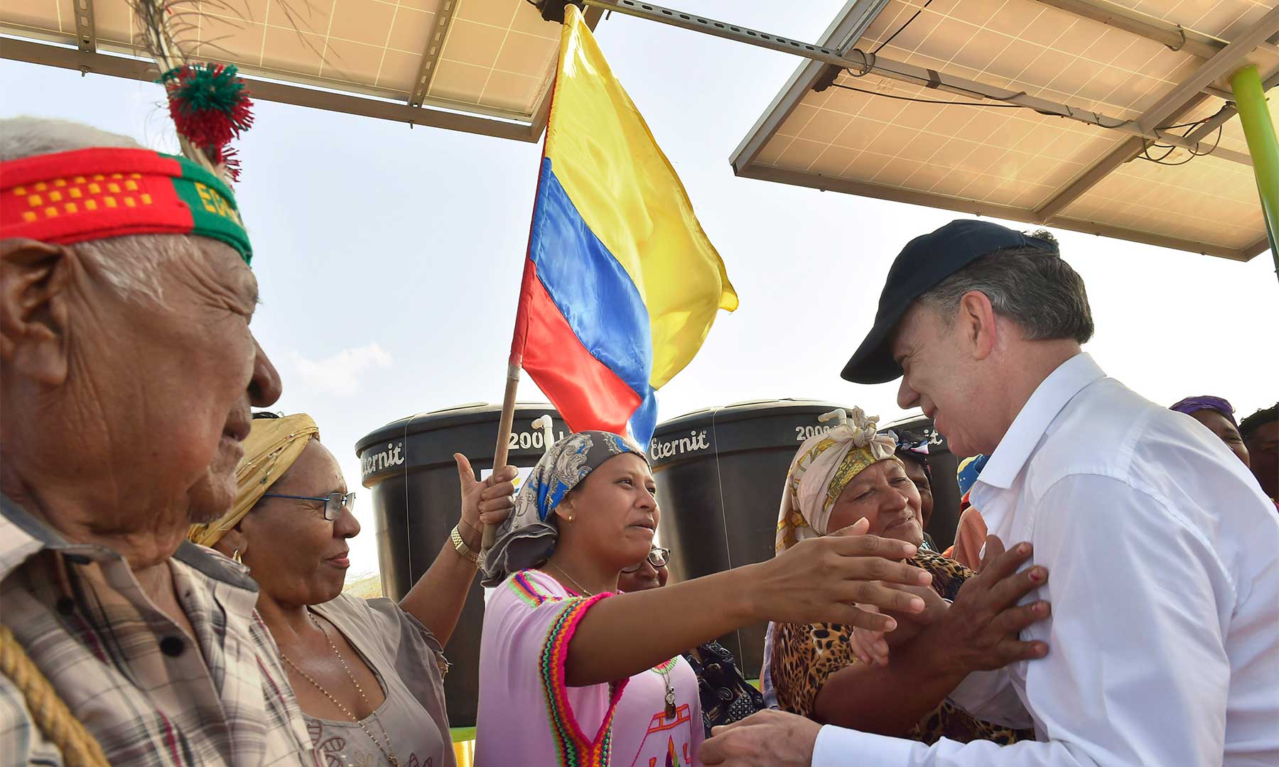 PRESIDENTE SANTO ENTREGÓ POZO DE AGUA CON SISTEMA DE BOMBEO SOLAR EN URIBIA -LA GUAJIRA-
