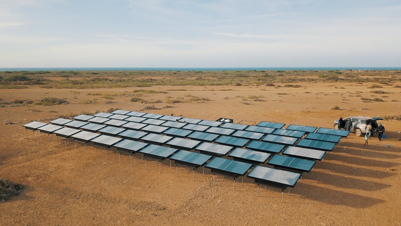 En La Guajira, los paneles solares también producen agua potable