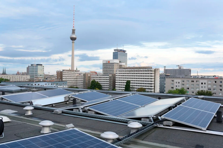 La energía solar en las azoteas de los edificios será obligatoria en Berlín a partir de 2023