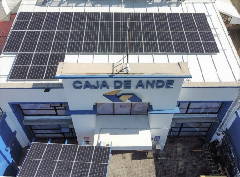 En Costa Rica, Enertiva instala sistemas fotovoltaicos en seis sucursales de Caja de ANDE