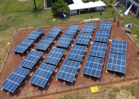 Instalan una planta solar en una base naval de la Armada colombiana ubicada en Puerto Carreño