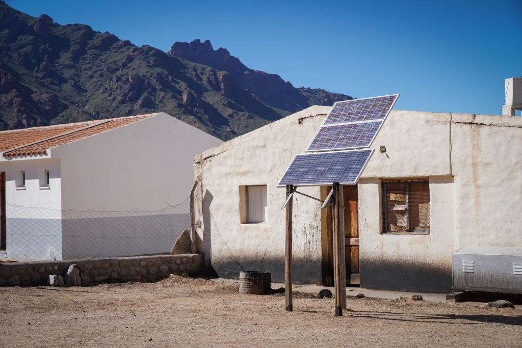 En Argentina adjudican paneles solares para abastecer cerca de medio millar de centros de salud ubicados en trece provincias