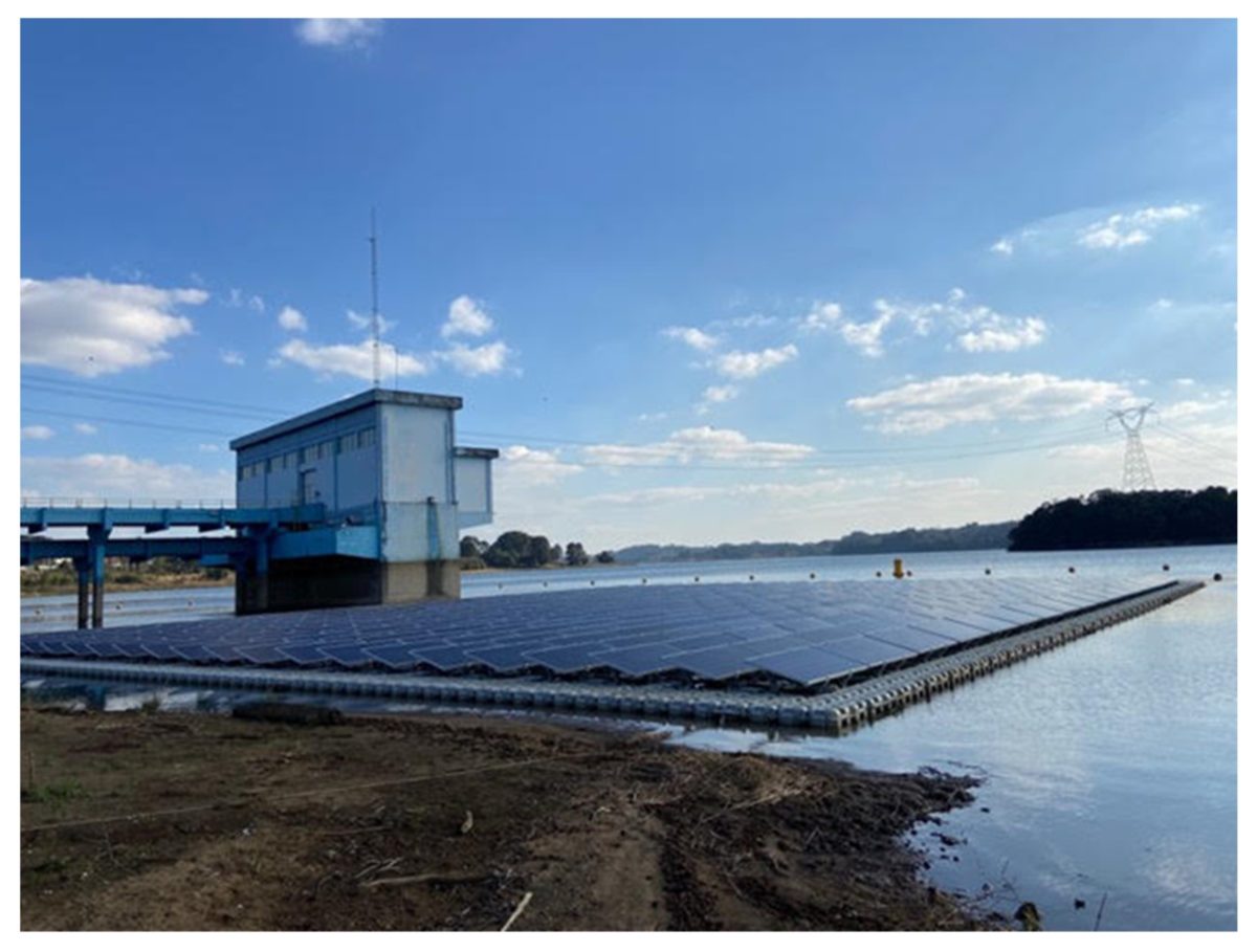 La energía fotovoltaica flotante reduce la evaporación del agua en un embalse brasileño en un 60  por ciento