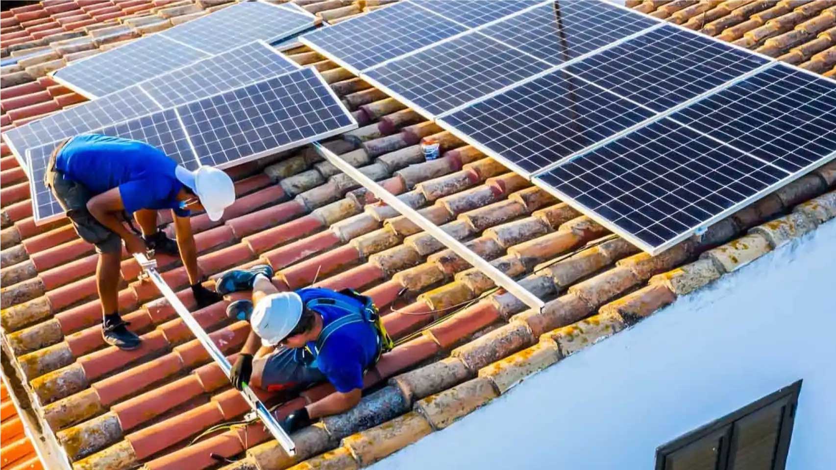 El precio de la luz en las horas solares tienden a cero gracias al autoconsumo que además cambia hábitos en los hogares